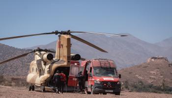 تتواصل جهود الإنقاذ في جبال الأطلس (آشلي شان/ Getty)