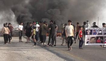 عراقيون واحتجاجات على حوادث سير في ميسان جنوبي العراق (فيسبوك)