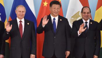 الرئيس المصري عبد الفتاح السيسي مع الزعيمين الصيني والروسي (getty)