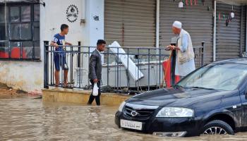 تغرق شوارع ليبيا عند هطول الأمطار (محمود تركية/فرانس برس)