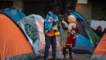 أطفال مهاجرون من هايتي في المكسيك (دانيال كارديناس/ الأناضول)