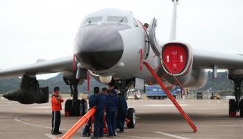 أرسلت الصين عشرات الطائرات إلى قرب تايوان (Getty)