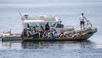 عملية سابقة لوقف هجرة غير نظامية قبالة سواحل تونس (ياسين قايدي/ الأناضول)