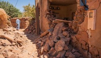 بيوت متضررة من زلزال المغرب (الأناضول)