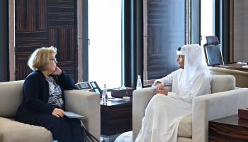 اجتماع وزير الخارجية القطري مع مساعدة وزير الخارجية الأميركي باربرا ليف (إكس)