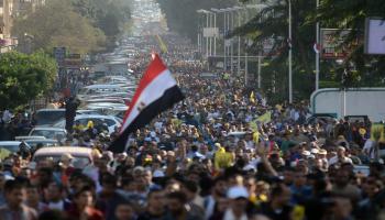 مناصرون للإخوان المسلمين في تظاهرة في مدينة نصر شرق القاهرة في 22/11/2013 (فرانس برس)