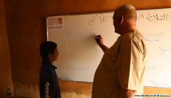 حقق المعلمون المتطوعون نتائج جيدة رغم انعدام الإمكانات (العربي الجديد)