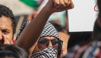 غضب كبير في تونس من الأوضاع المأساوية في غزة (حسن مراد/ Getty)