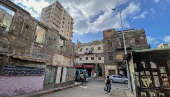 معظم أسطح مباني الإسكندرية تحتاج إلى العزل قبل الشتاء (محمد الشاهد/ الأناضول)