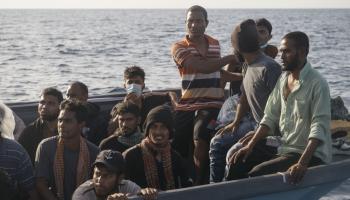 مهاجرون انطلقوا من ليبيا صوب إيطاليا (فاليريا فيرارو/ الأناضول)