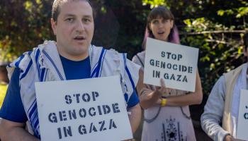 من احتجاجات اليهود الداعمة للحقوق الفلسطينية والمطالبة بوقف عدوان الاحتلال على غزة في أميركا (مايكل نيغرو/Getty)