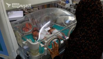 غزيّة نازحة.. ترابط في المشفى منتظرة بارقة أمل عن طفلها الخديج
