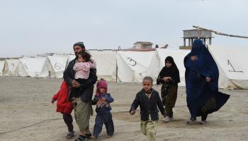 آلاف اللاجئين الأفغان مضطرون لمغادرة باكستان (باناراس خان/فرانس برس)