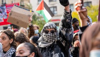 تظاهرة طلابية في نيويورك دعماً للفلسطينيين (سبنسر بلات/ Getty)