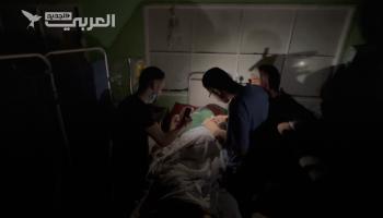 مستشفى الشفاء في غزة: علاج الجرحى بأضواء الهواتف