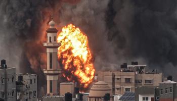 من قصف إسرائيلي على حيّ سكني في رفح جنوبي غزّة، 20 كانون الأول/ ديسمبر الجاري (Getty)