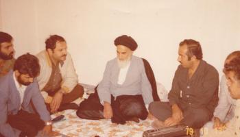  الخميني مع خليل الوزير(أبو جهاد) وهاني الحسن،(من ارشيف عائلة هاني الحسن)