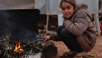 مخيمات إدلب تتضاعف معاناتها في الشتاء (فيسبوك/الدفاع المدني السوري)