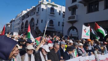 آلاف المغاربة يطالبون بإسقاط التطبيع وإغلاق مكتب الإتصال الإسرائيلي بالرباط (العربي الجديد)