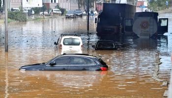 مياه الأمطار تغرق شوارع بيروت 3 (حسام شبارو/ الأناضول)