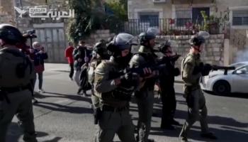 الفلسطينيون يحاولون كسر حصار المسجد الأقصى للجمعة الـ11 على التوالي