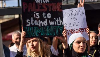 من مظاهرة تضامنية مع فلسطين في العاصمة المقدونية سكوبيا، 20 تشرين الأول/ أكتوبر الماضي (Getty)