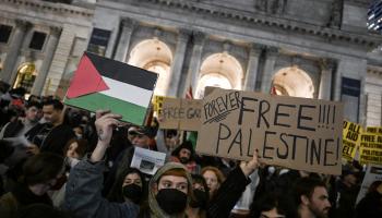 من تظاهرة داعمة للفلسطينيين في نيويورك، 17 نوفمبر (فاتح أكتاش/الأناضول)
