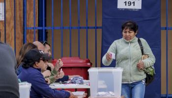 رفضت أغلبية التشيليين مشروع "دستور اليمين" (Getty)