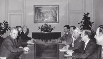 ياسر عرفات مع نيكولاي تشاوتشيسكو (من ارشيف عائلة هاني الحسن)