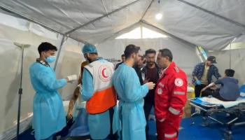 مستشفى ميداني يديره متطوعون في غزة يناشد إمداده بالسولار