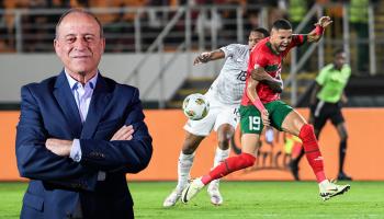هل استحق منتخب المغرب ركلة جزاء أمام جنوب أفريقيا؟ الشريف يوضح