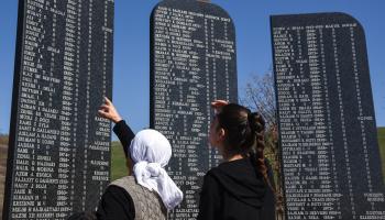 نصبٌ تذكاري لضحايا مجزرة إزبيكا