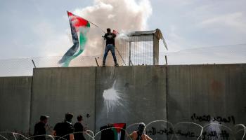	 بدأ الاحتلال ببناء الجدار عام 2002 (عباس المومني/ فرانس برس)