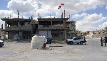 تسود محافظة درعا حالة فلتان أمني تحت سيطرة قوات النظام السوري (أسوشييتد برس)