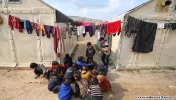أطفال سوريون في مخيمات إدلب وسط الشتاء 1 (العربي الجديد)