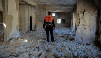 	 قسم الأرشيف في بلدية غزة بعد تدميره في نوفمبر الماضي (عمر القطاع/ فرانس برس)