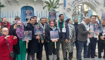 وقفة تضامنية في نقابة الصحافيين التونسيين مع صحافيي غزة / العربي الجديد