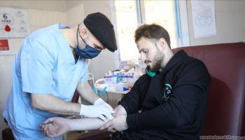 مبادرة التبرع بالدم في شمال سورية (العربي الجديد)
