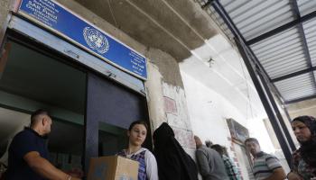 مساعدات محدودة للاجئين الفلسطينيين في سورية (لؤي بشارة/فرانس برس)