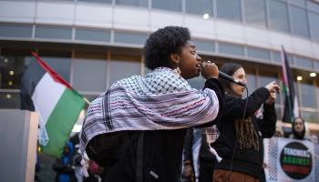 خلال تظاهرة مناصرة لفلسطين أمام مقر "سي أن أن" في واشنطن (بروبال رشيد/ Getty)