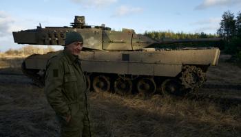 سلمت ألمانيا دبابات "ليوبارد" لأوكرانيا (Getty)