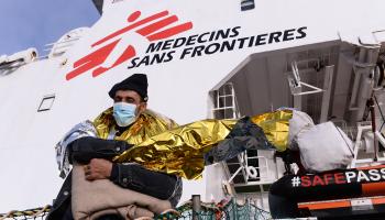 "جيو بارنتس" سفينة إنقاذ بحري تابعة لمنظمة أطباء بلا حدود في إيطاليا (روبيرتو سيرا/ Getty)