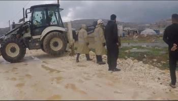 تضرر مخيمات ضمن مخيم براعم أبي الفداء غربي مدينة سرمدا (فيسبوك)