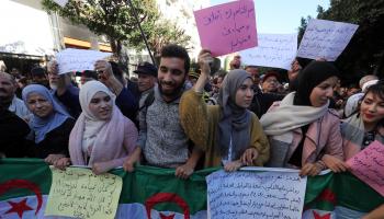 تظاهرة ضد الحكومة، الجزائر، 2019 (محمد مسرة/EPA)