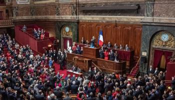 تصويت البرلمان الفرنسي على إدراج الإجهاض في الدستور (كريستوف بوتي تيسون/ EPA)
