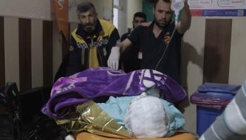 المخلفات الحربية تصيب 4 أطفال بحروق غربي إدلب (الدفاع المدني السوري)