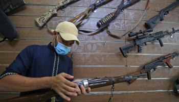 متجر لبيع الأسلحة في بغداد، سبتمبر 2020 (أحمد الربيعي/فرانس برس)