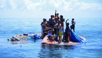 لاجئون روهينغا ناجون من غرق قارب هجرة قبالة إندونيسيا في 21 مارس 2024 (فرانس برس)