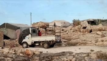 تفتقد مخيمات إدلب لوسائل المواصلات (العربي الجديد)
