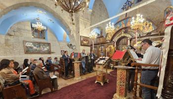 قداس عيد الفصح في كنيسة رقاد العذراء في عابود في الضفة الغربية - 16 إبريل 2023 (فيسبوك)
